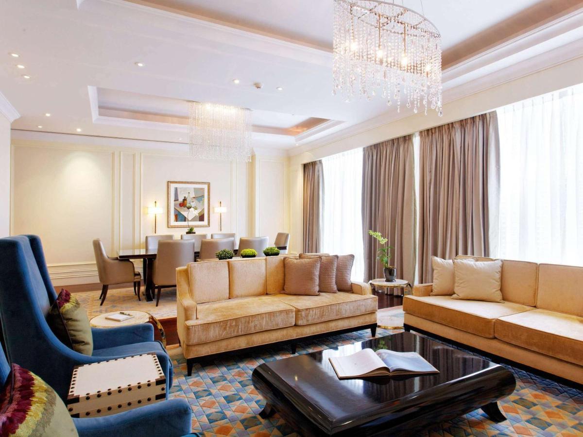 Raffles Makati Hotel Makati City Екстериор снимка