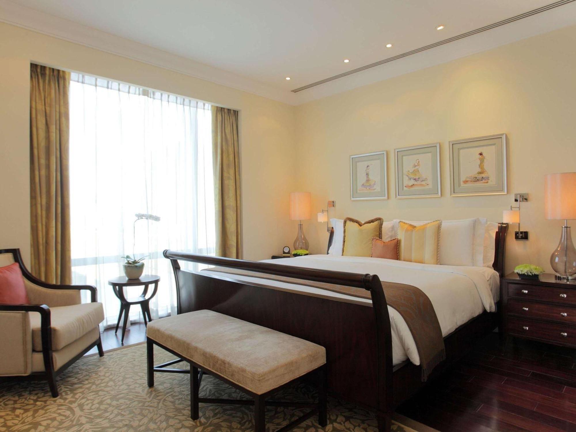 Raffles Makati Hotel Makati City Екстериор снимка